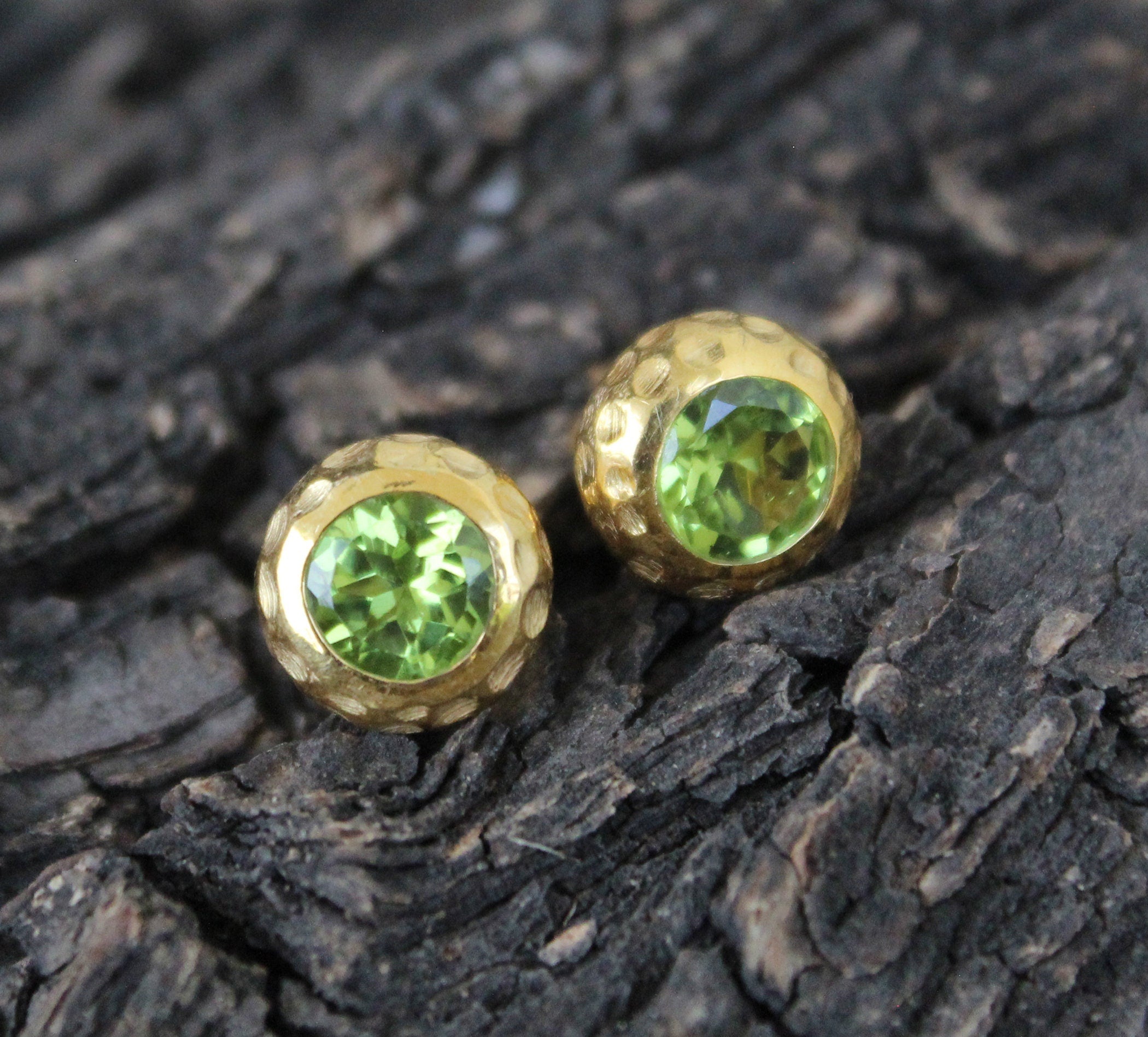 Peridot Earrings, Green Studs, 18k Gold Stud Earrings, Simple Earrings, birthstone stud, birthstone gift, gemstone stud, birthday gift,