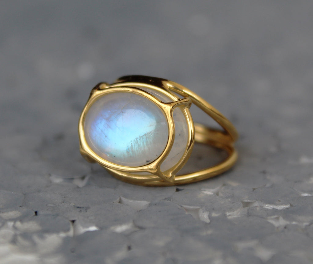 Rainbow Moonstone Ring, June Birthstone, 14K Gold Ring, Wire Ring, Blue Flash Ring, Modern Designer Ring, Anniversary Gift, Handmade