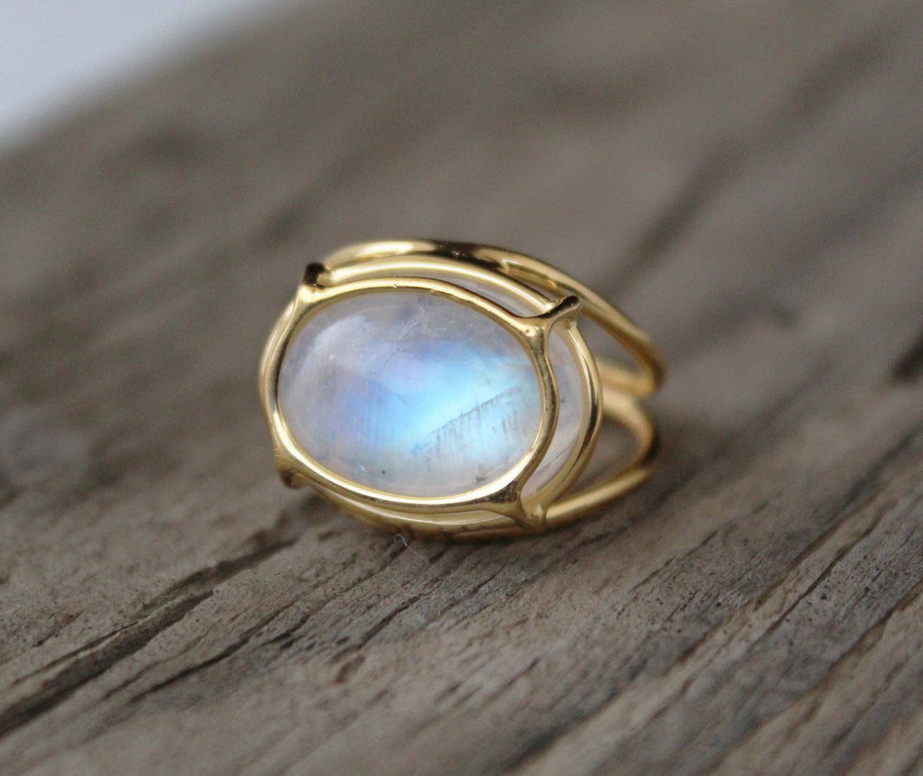 Rainbow Moonstone Ring, June Birthstone, 14K Gold Ring, Wire Ring, Blue Flash Ring, Modern Designer Ring, Anniversary Gift, Handmade