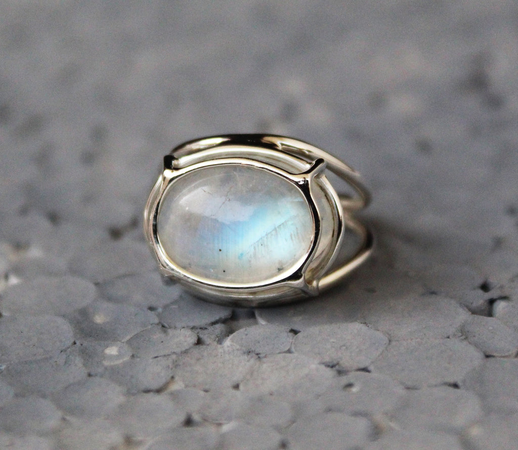 Rainbow Moonstone Ring, June Birthstone, 14K Gold Ring, Wire Ring, Blue Flash Ring, Modern Designer Ring, Anniversary Gift, Handmade