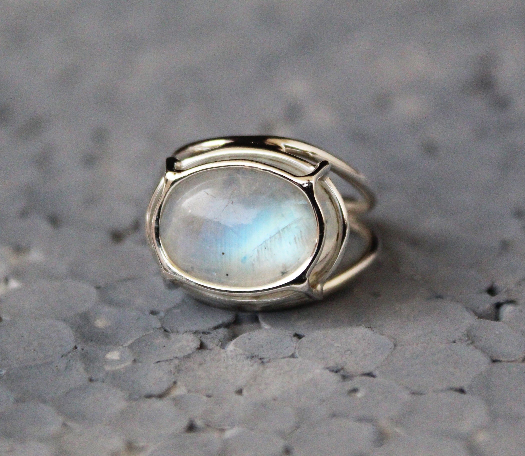 Rainbow Moonstone Ring, June Birthstone, 14K Gold Ring, Wire Ring, Blue Flash Ring, Modern Designer Ring, Anniversary Gift, Handmade