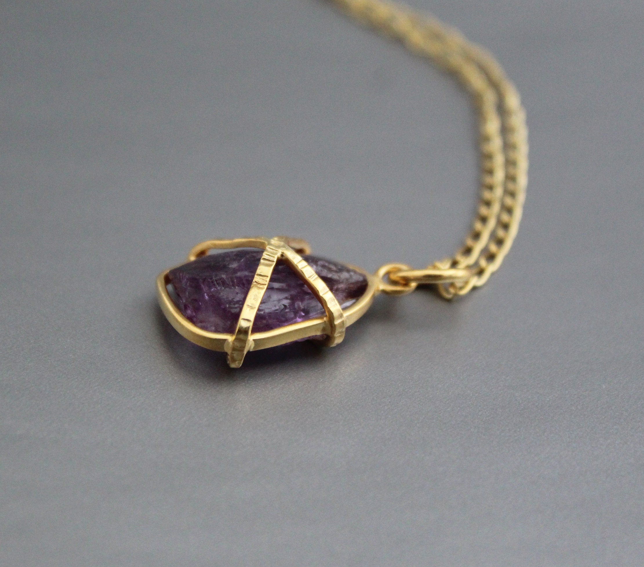 Raw Amethyst Necklace, Raw crystal Necklaces, 18K Gold Vermiel, Handmade Healing crystal, Gifts for Mom, Custom Jewelry