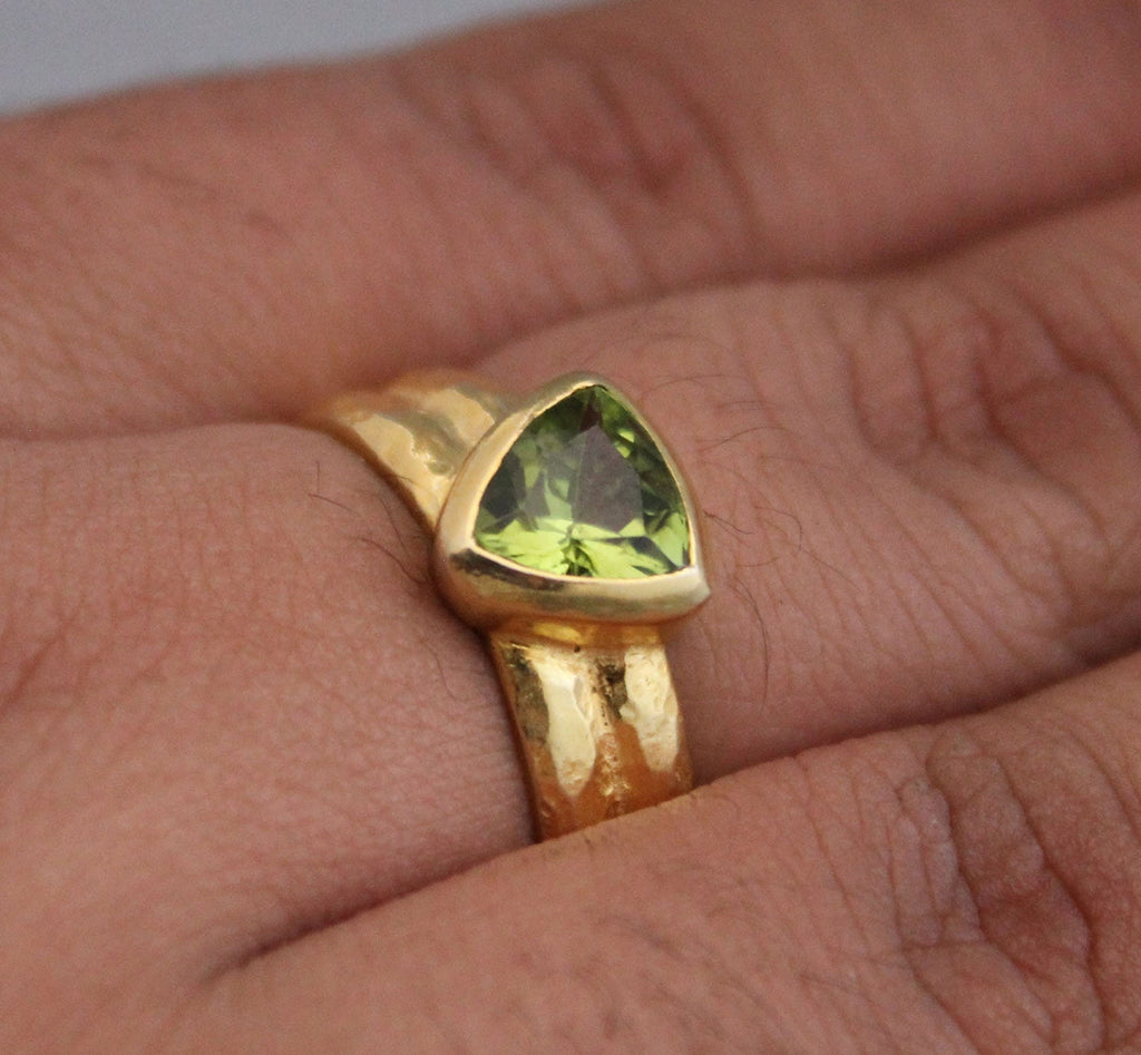 Peridot Ring, 14K Gold Filled ring, Dainty Birthstone Jewelry, Nature-Inspired Peridot Ring, Handmade Wedding Ring