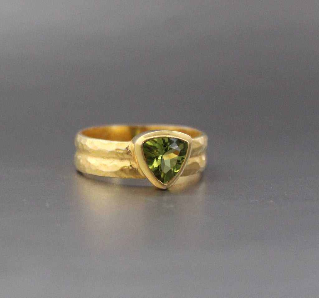 Peridot Ring, 14K Gold Filled ring, Dainty Birthstone Jewelry, Nature-Inspired Peridot Ring, Handmade Wedding Ring