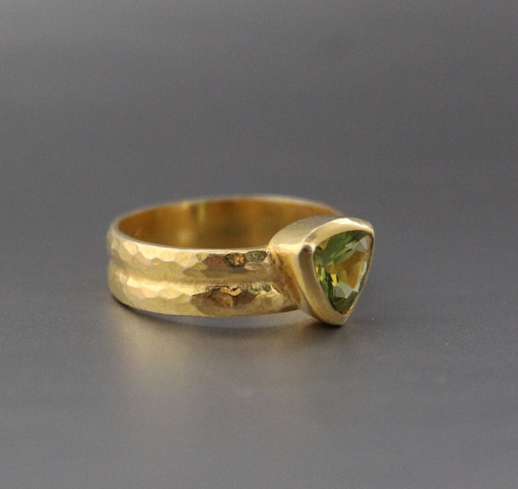 Peridot Ring, 14K Gold Filled ring, Dainty Birthstone Jewelry, Nature-Inspired Peridot Ring, Handmade Wedding Ring