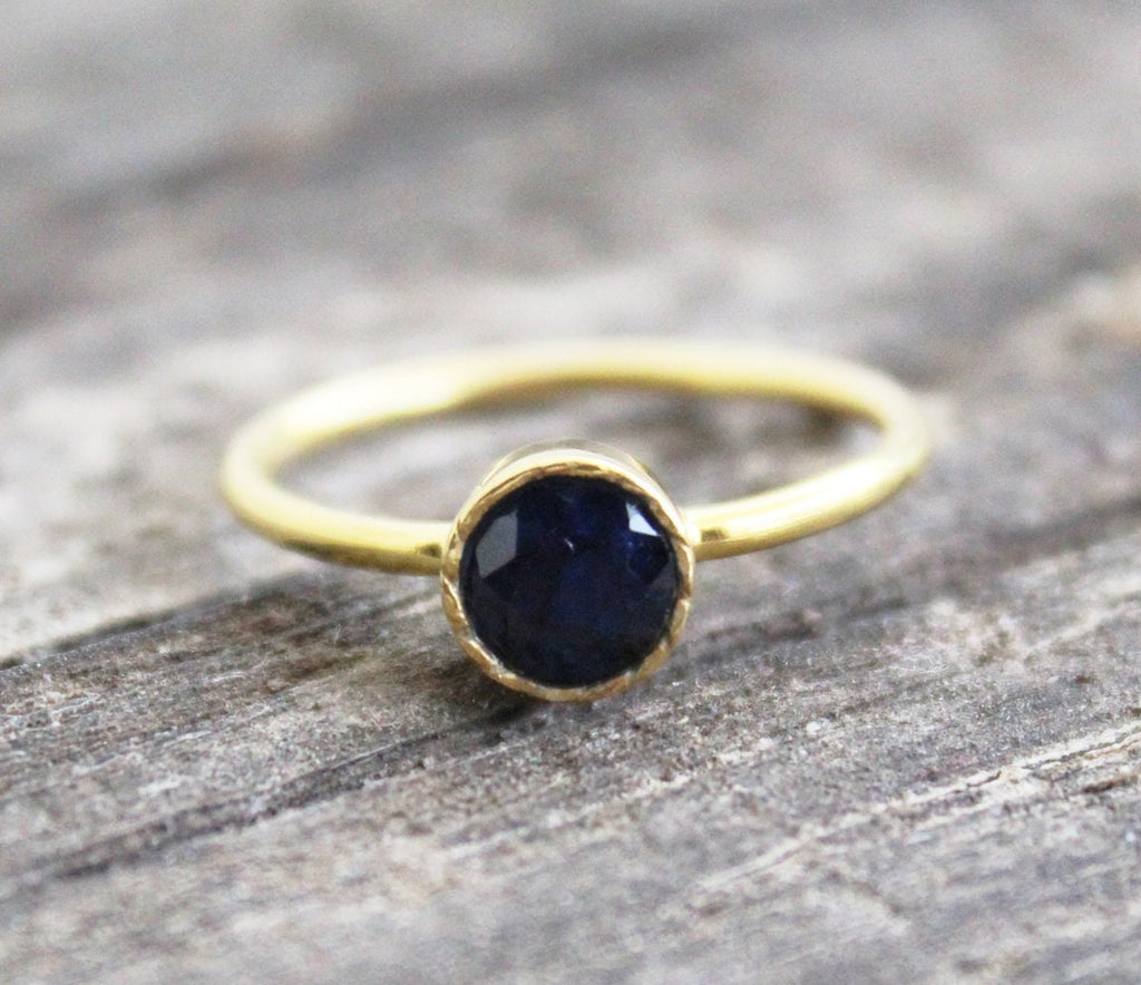 Blue Sapphire Solitaire Ring, Elegant Stackable Anniversary Ring, Blue Gemstone, September Birthstone, Engagement Ring