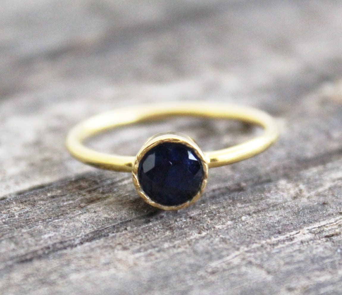 Blue Sapphire Solitaire Ring, Elegant Stackable Anniversary Ring, Blue Gemstone, September Birthstone, Engagement Ring
