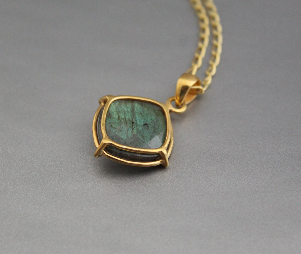 Labradorite Necklace, Birthstone Necklace, Gemstone Necklace, Handmade Jewelry, Gifts for Mom, Custom Jewelry, Personalized Gift for Friend