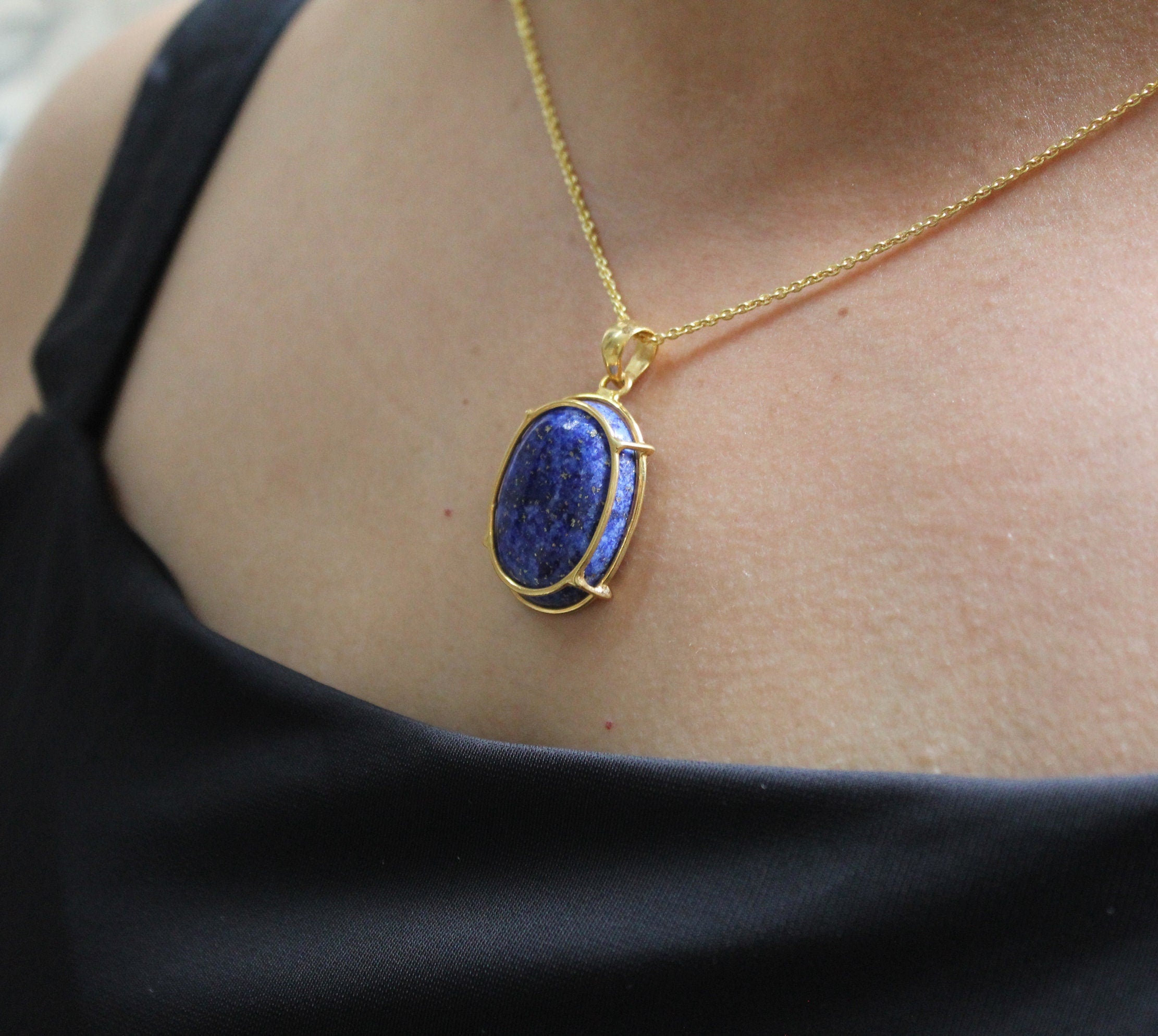 Lapis Lazuli Necklace, Blue Pendant, Crystal Necklace, Healing Crystals, Chunky blue lapis lazuli pendant, Gemstone necklace