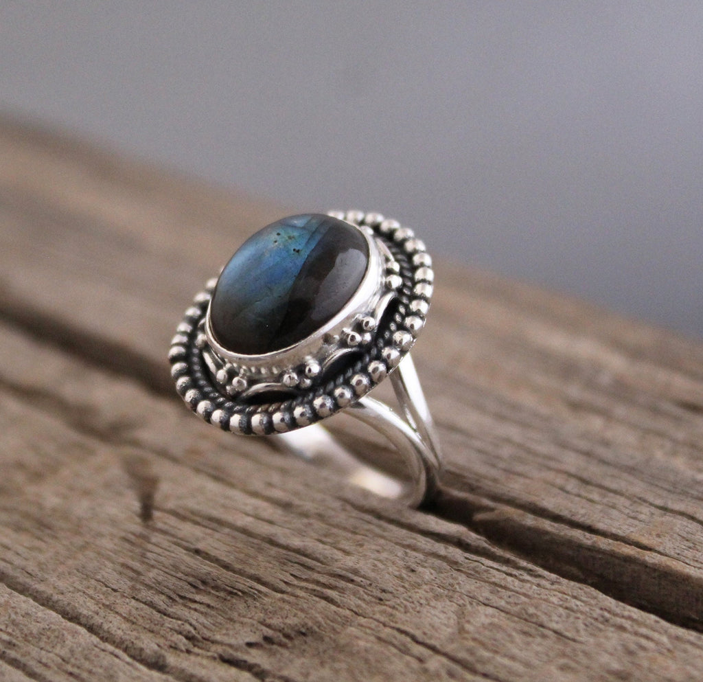 Handmade Oval Blue Fire Labradorite Ring, 925 Sterling Silver, Birthstone jewelry, Gemstone Ring, Art Deco Ring, Bohemian Jewelry