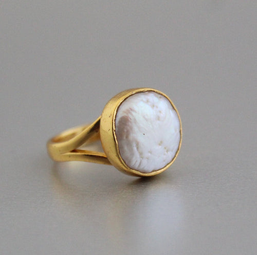 18K Gold Pearl Ring, Statement Ring, Freshwater Pearl Ring, Gift for her, Unique Birthstone Ring For Women