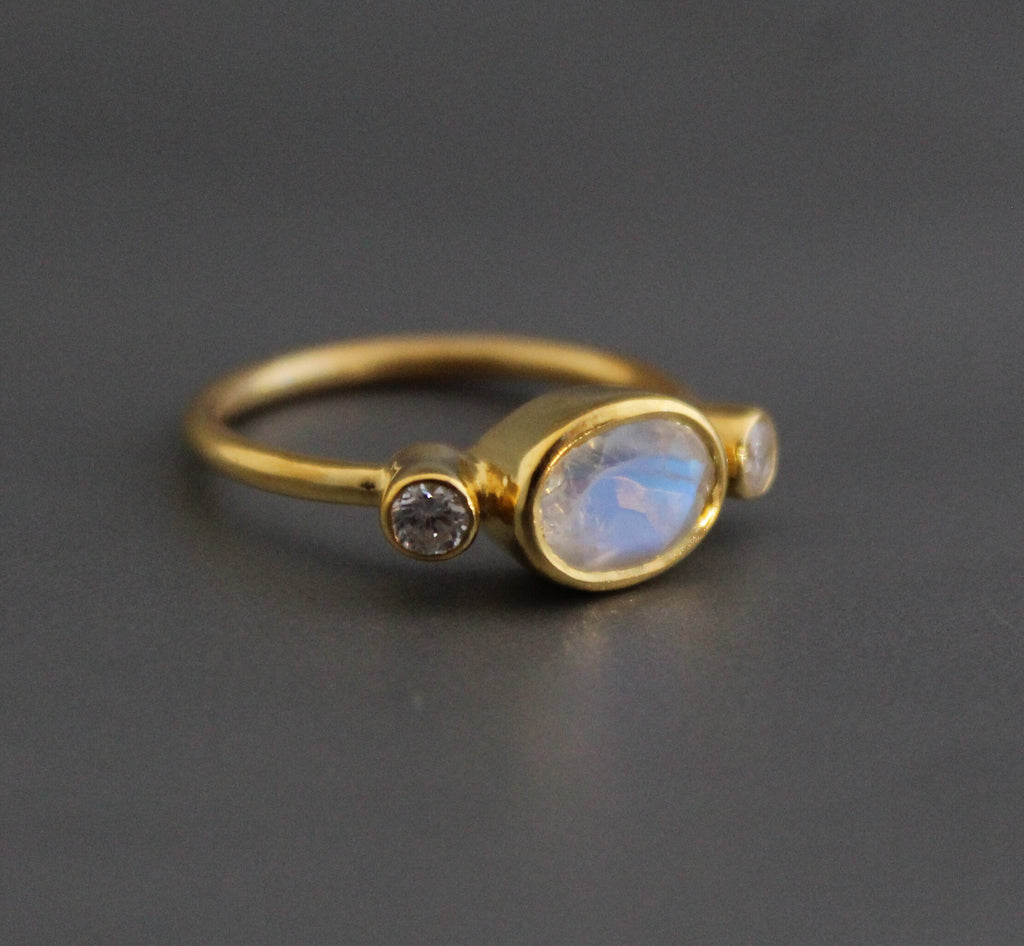 Rainbow Moonstone Ring, 18K Gold Minimalist, Sterling Silver, Statement Gemstone Ring, June Birthstone Ring, Rainbow Moonstone Jewelry