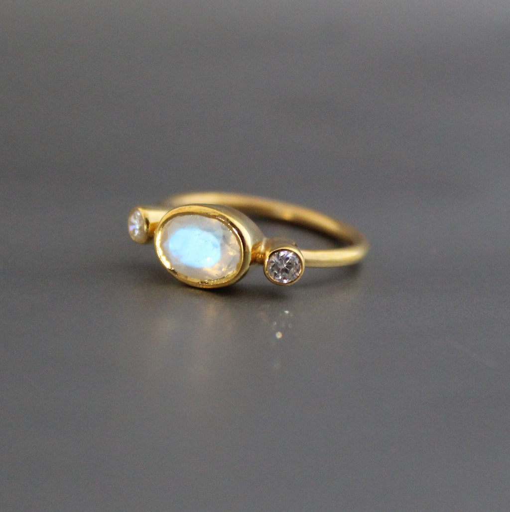 Rainbow Moonstone Ring, 18K Gold Minimalist, Sterling Silver, Statement Gemstone Ring, June Birthstone Ring, Rainbow Moonstone Jewelry