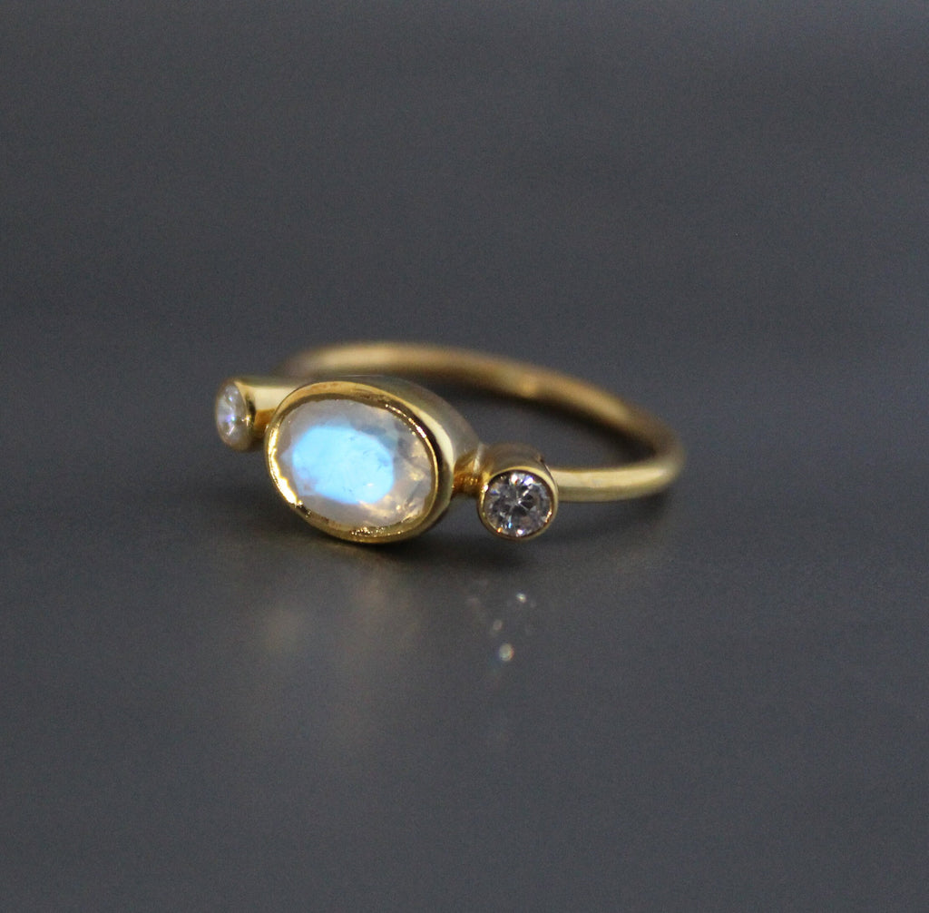 Rainbow Moonstone Ring, 18K Gold Minimalist, Sterling Silver, Statement Gemstone Ring, June Birthstone Ring, Rainbow Moonstone Jewelry
