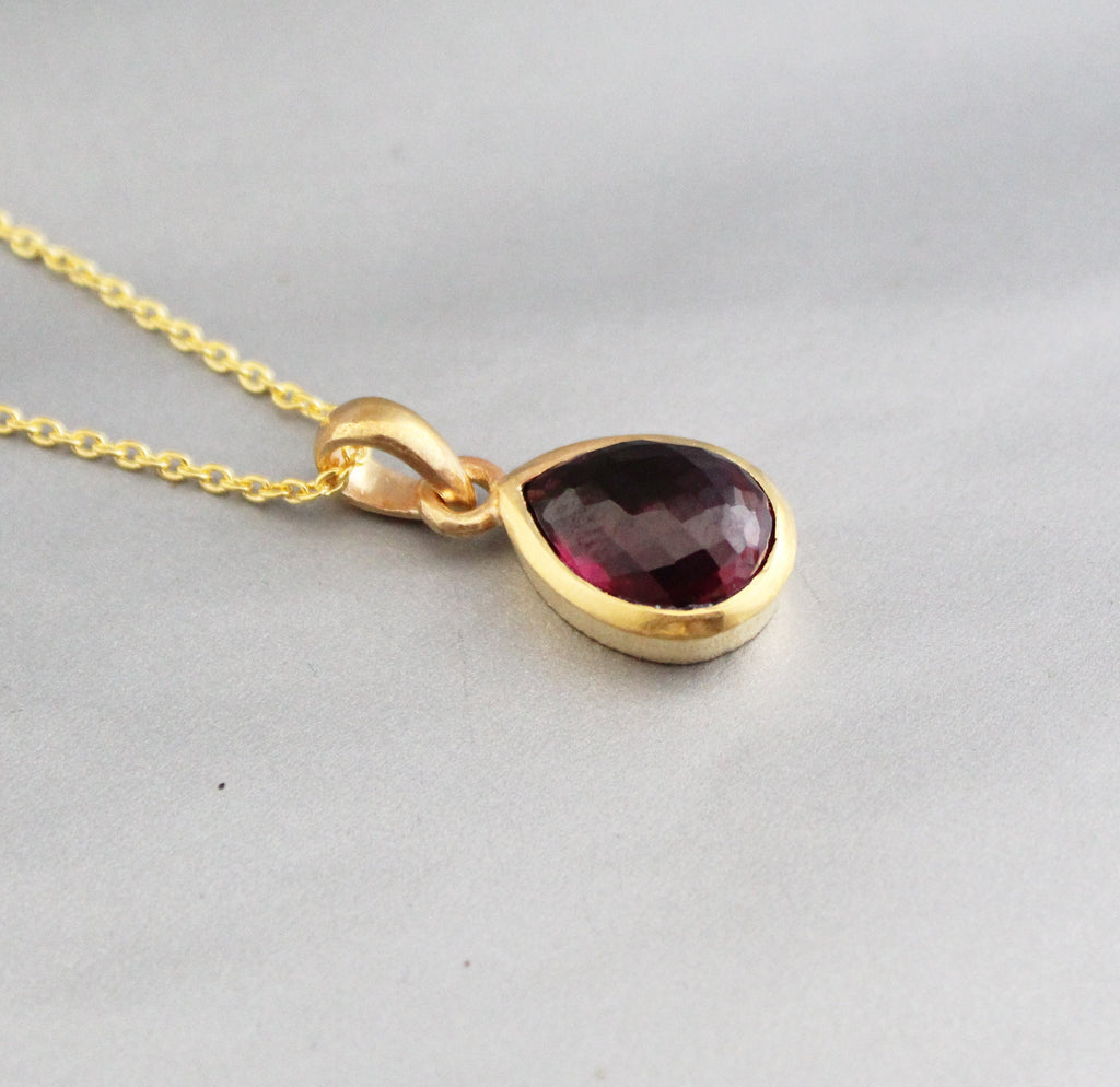 Garnet Necklace, Red Gemstone Necklace, 14K Gold vermiel, January Birthstone Jewelry, Teardrop necklace, Minimalist Necklace
