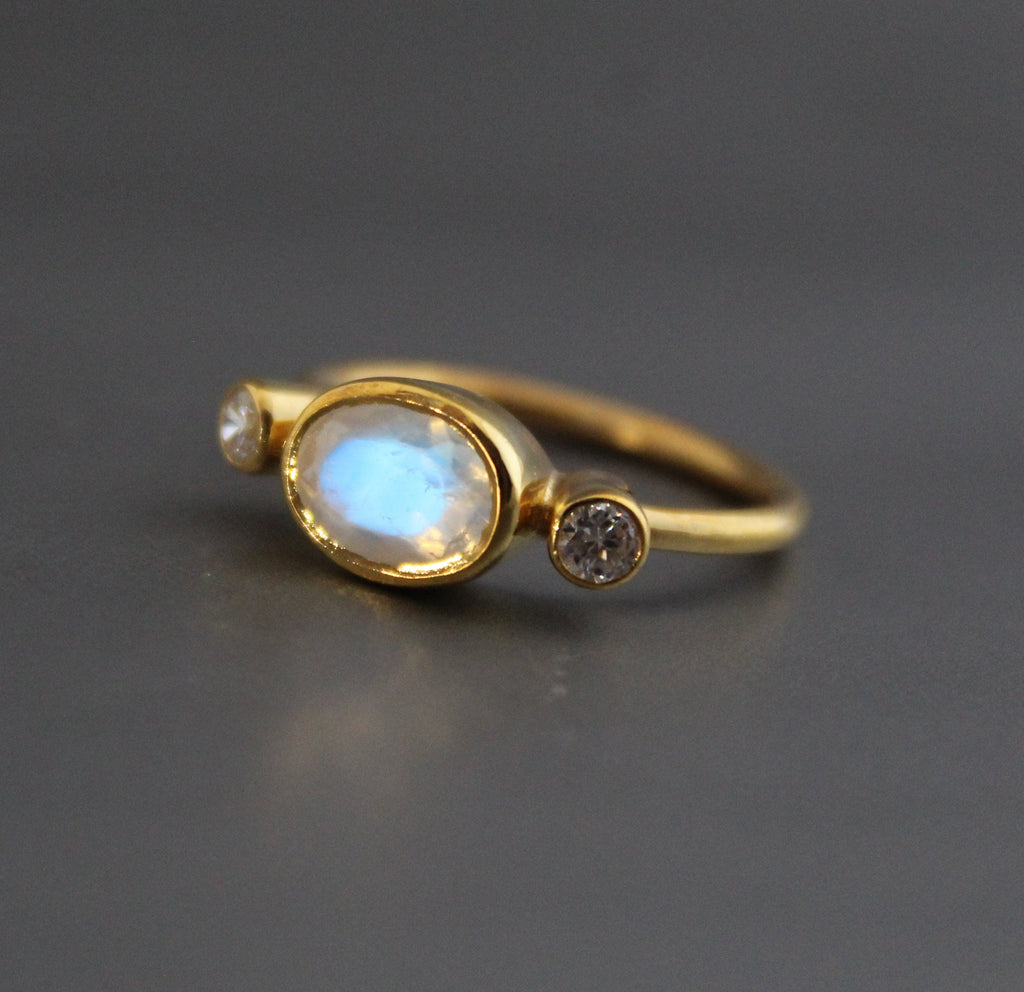 Rainbow Moonstone Ring, 18K Gold Minimalist, Sterling Silver, Statement Gemstone Ring, June Birthstone Ring, Rainbow Moonstone Jewelry