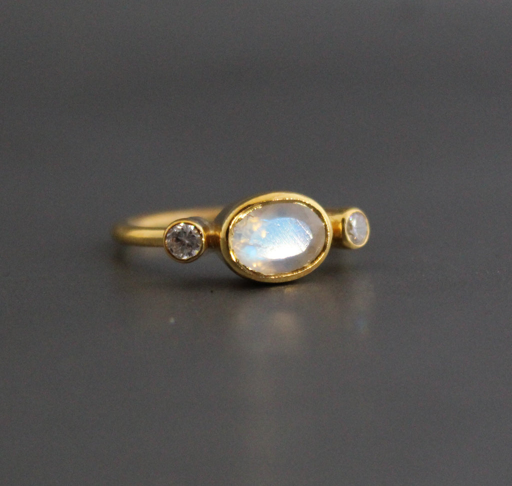 Rainbow Moonstone Ring, 18K Gold Minimalist, Sterling Silver, Statement Gemstone Ring, June Birthstone Ring, Rainbow Moonstone Jewelry