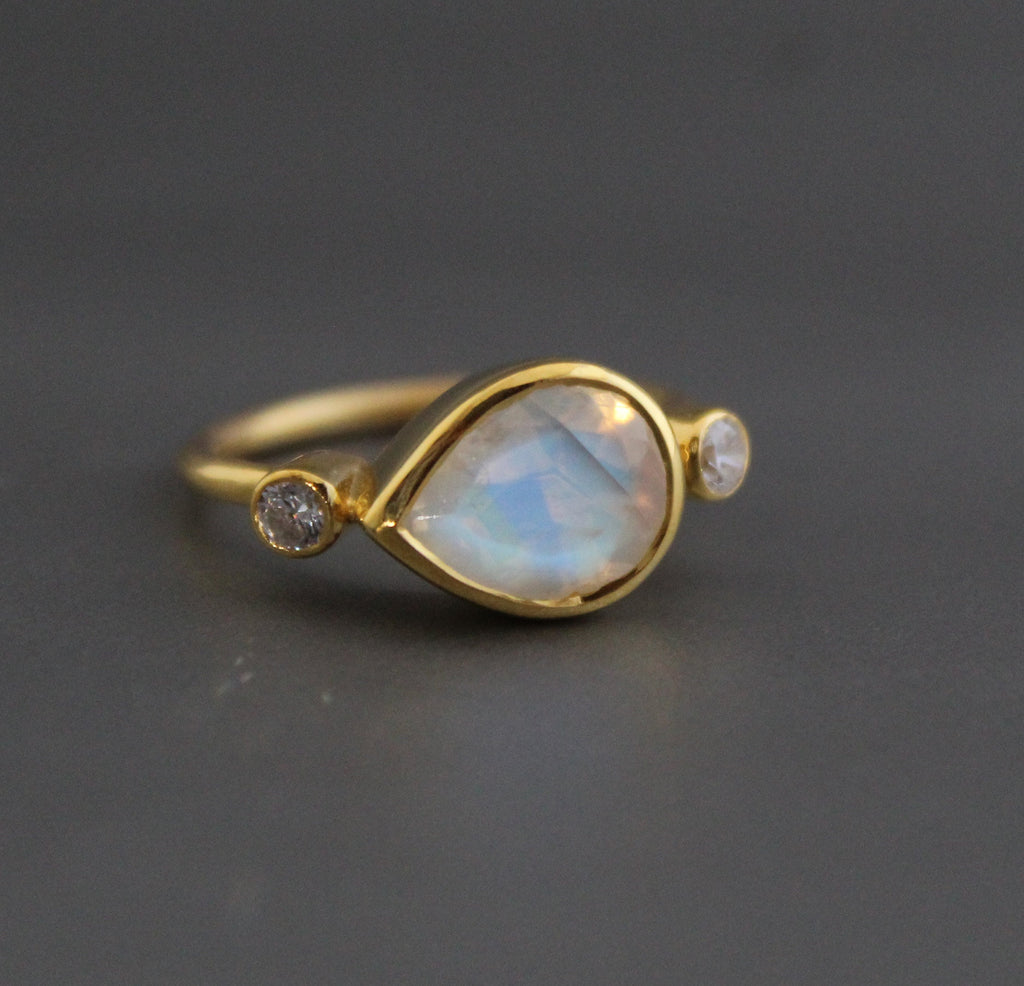 Dainty Rainbow Moonstone Ring, 18K Gold filled Sterling Silver, Pear Cut Statement ring, alternative engagement ring, June Birthstone Gift
