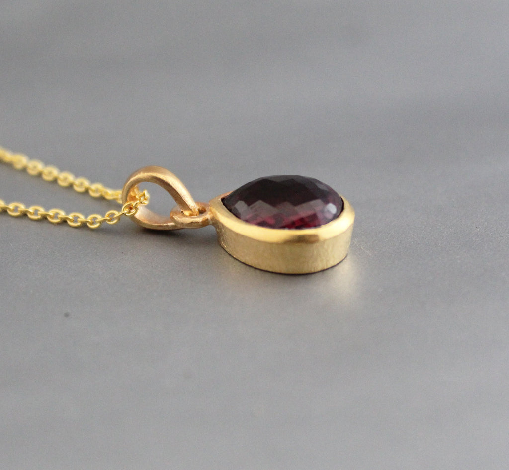 Garnet Necklace, Red Gemstone Necklace, 14K Gold vermiel, January Birthstone Jewelry, Teardrop necklace, Minimalist Necklace