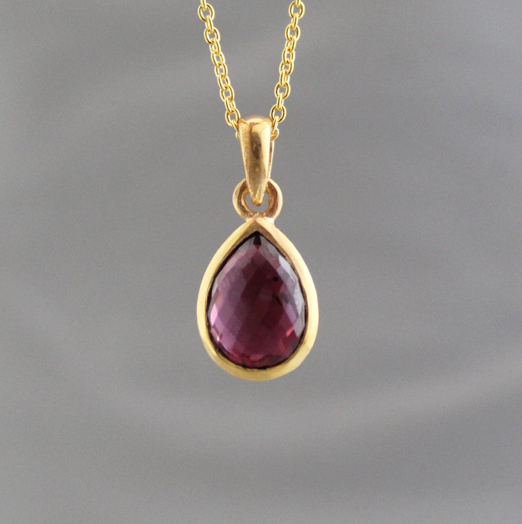 Garnet Necklace, Red Gemstone Necklace, 14K Gold vermiel, January Birthstone Jewelry, Teardrop necklace, Minimalist Necklace