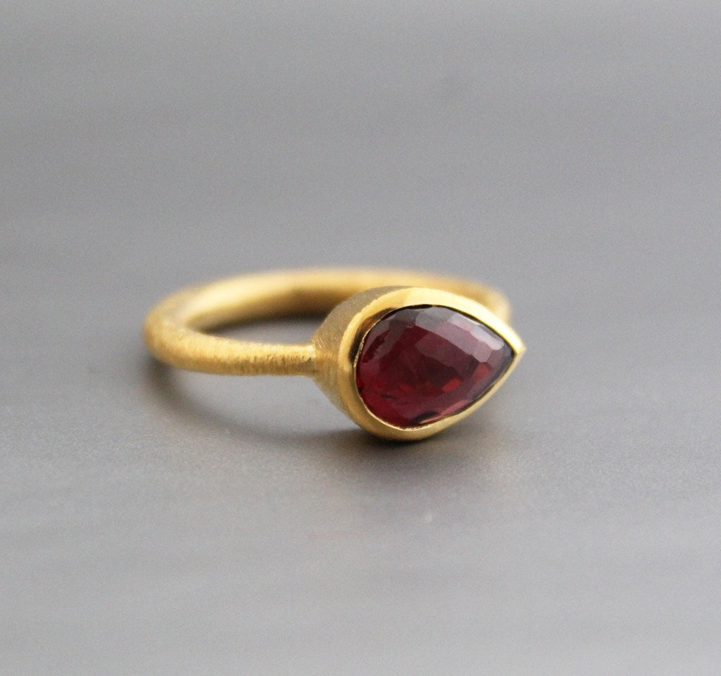 Garnet Ring, Teardrop Gemstone, 18K Gold Filled, Handmade Ring, Wedding Jewelry, White Rainbow, Gift Ring, January Birthstone
