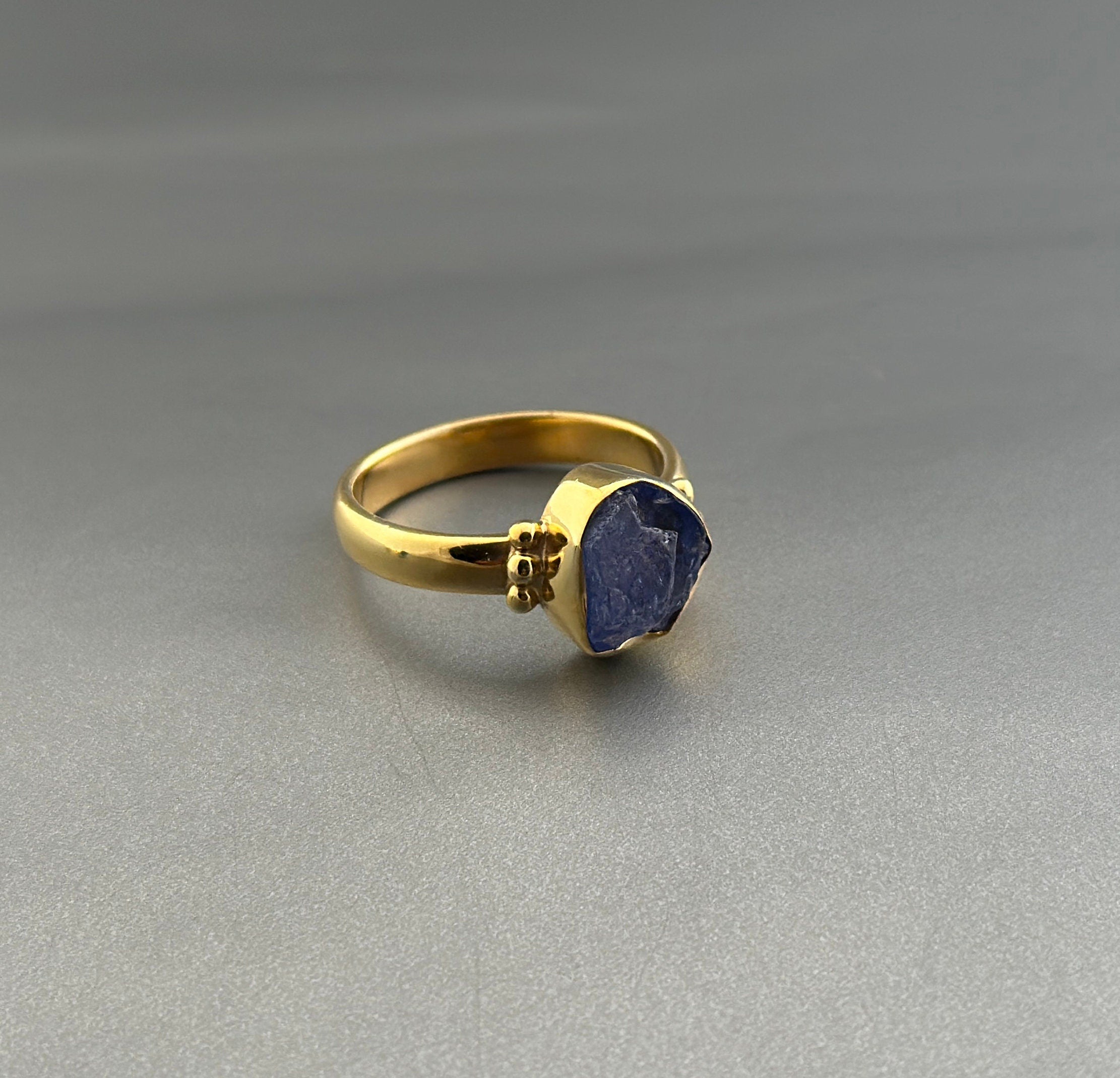Raw Tanzanite Ring, 18K Gold Vermiel, Handmade Boho Jewelry, Unique Statement Ring, Nature Jewelry, Gift Ring