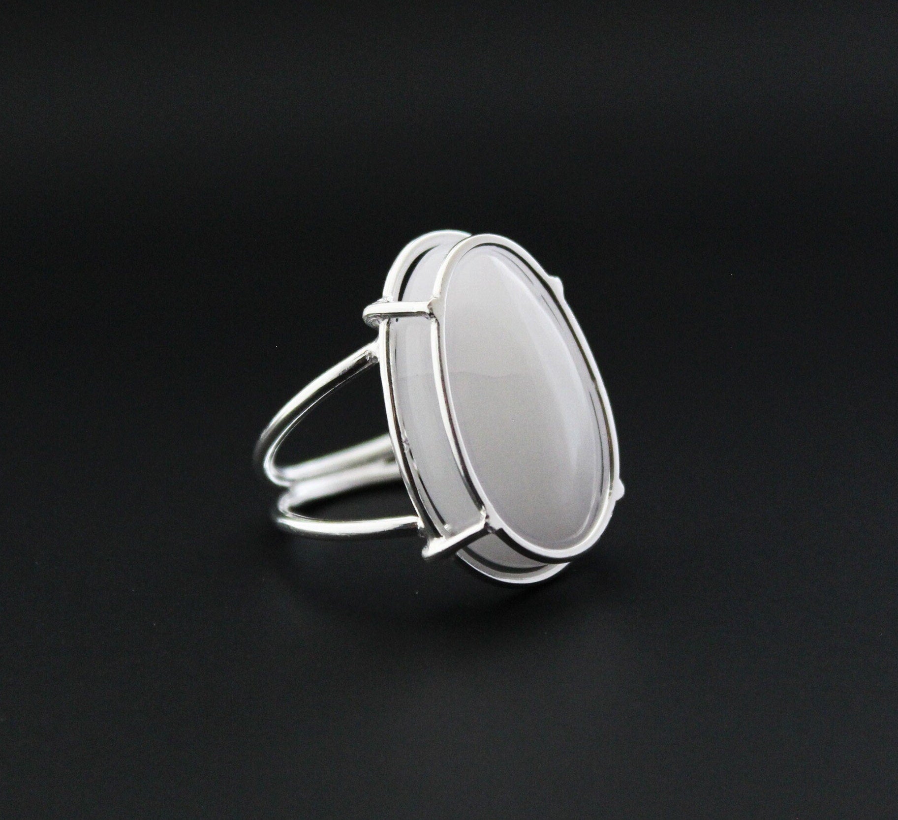 Sterling Silver White Agate Ring, Modern Jewelry, Handmade Jewelry Gift for Her, Boho Birthstone Ring, Gift for Mom