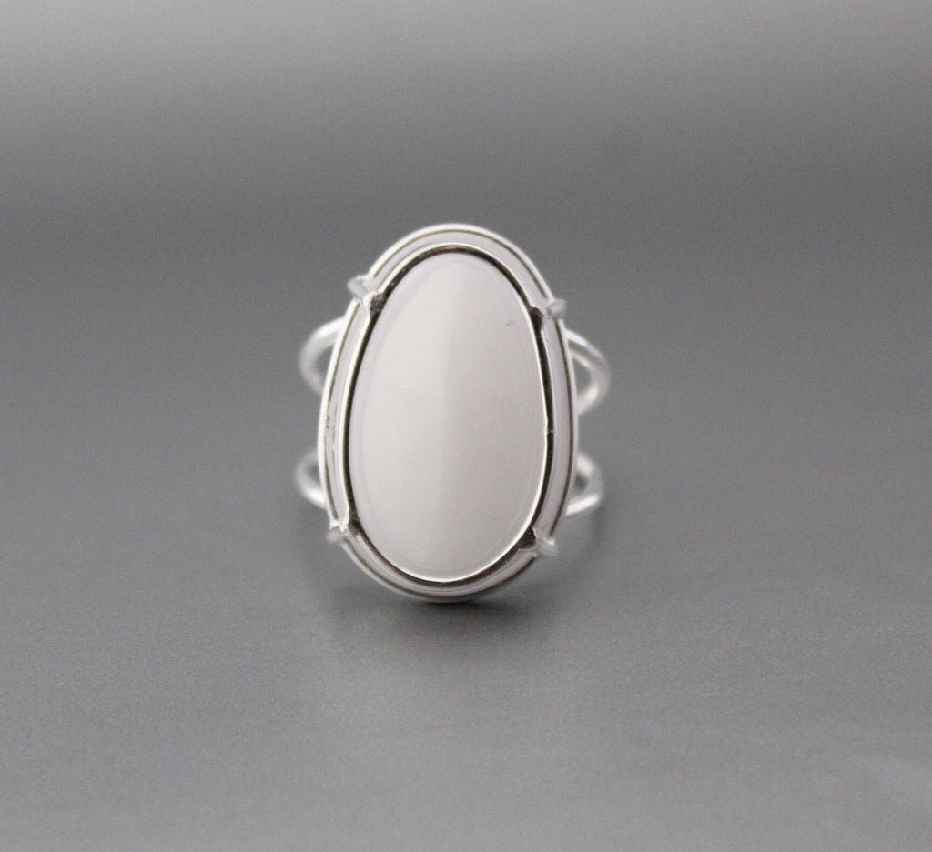 Sterling Silver White Agate Ring, Modern Jewelry, Handmade Jewelry Gift for Her, Boho Birthstone Ring, Gift for Mom