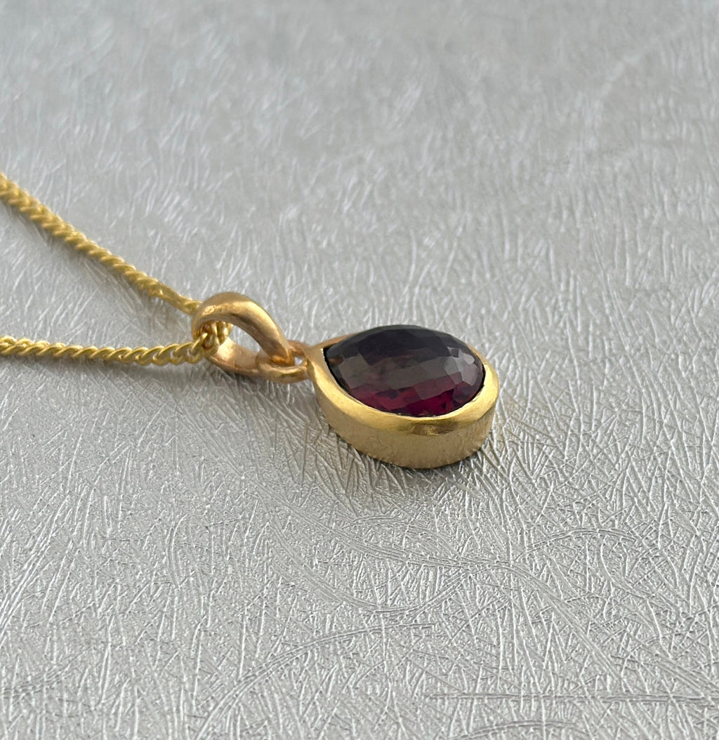 Garnet Necklace, Red Gemstone Necklace, 14K Gold vermiel, January Birthstone Jewelry, Teardrop necklace, Minimalist Necklace