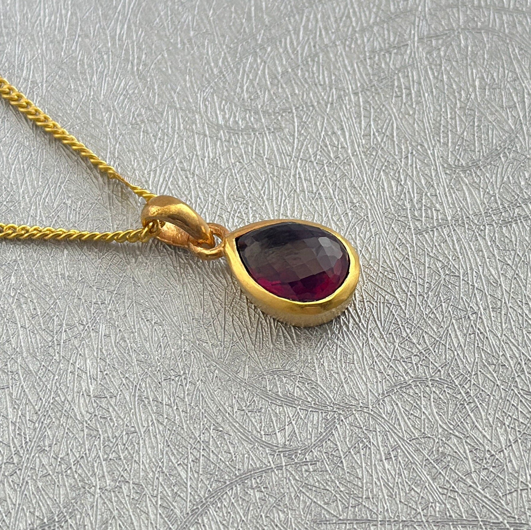 Garnet Necklace, Red Gemstone Necklace, 14K Gold vermiel, January Birthstone Jewelry, Teardrop necklace, Minimalist Necklace