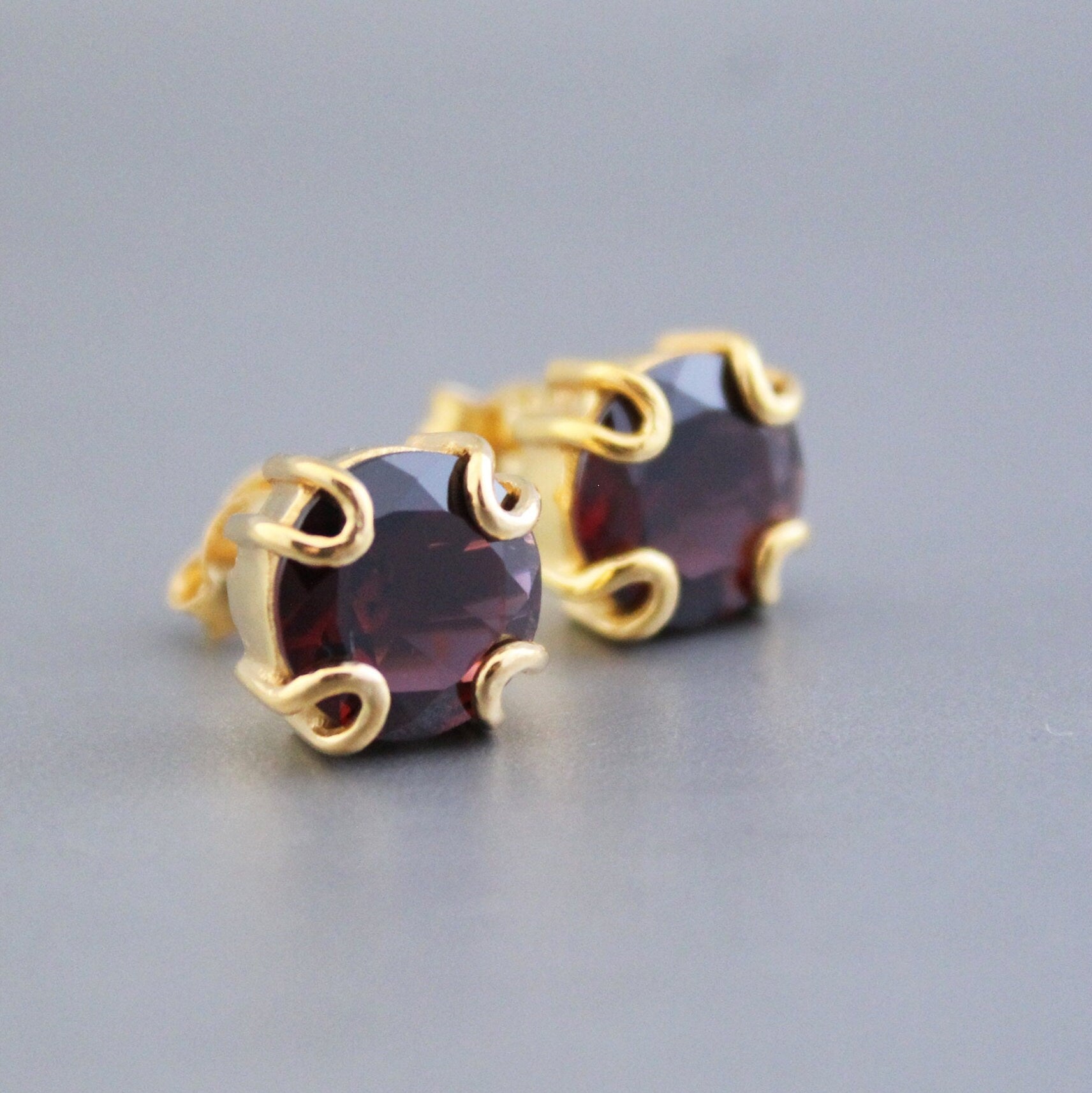 Garnet Earrings Studs, Dainty Gold Studs, January Birthstone Jewelry,18K Gold studs, Gemstone Earrings, Designer Studs, Gift for Mom