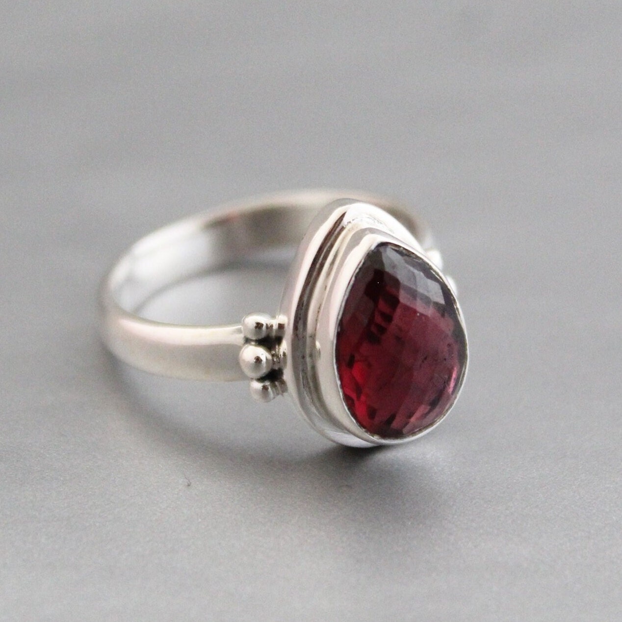 Natural Garnet Sterling Silver Ring, January Birthstone, Handmade Jewelry, Teardrop Gemstone, Vintage Gift for Her, Unique Silver Ring