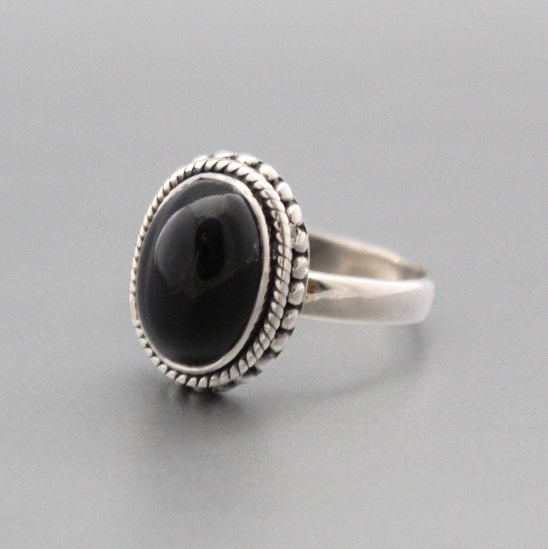 Black Onyx Sterling Silver Ring, Vintage Inspired Black Stone Ring, Grandma Gift, Minimalist ring, Signet ring, Everyday ring