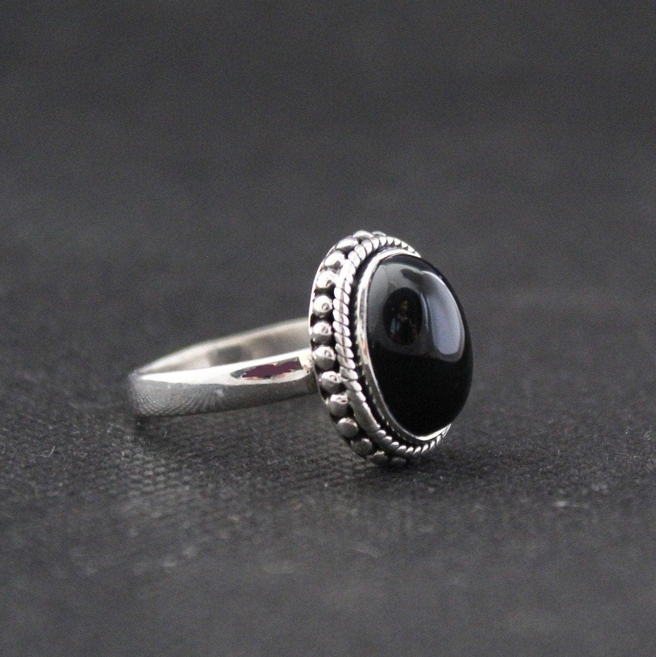 Black Onyx Sterling Silver Ring, Vintage Inspired Black Stone Ring, Grandma Gift, Minimalist ring, Signet ring, Everyday ring