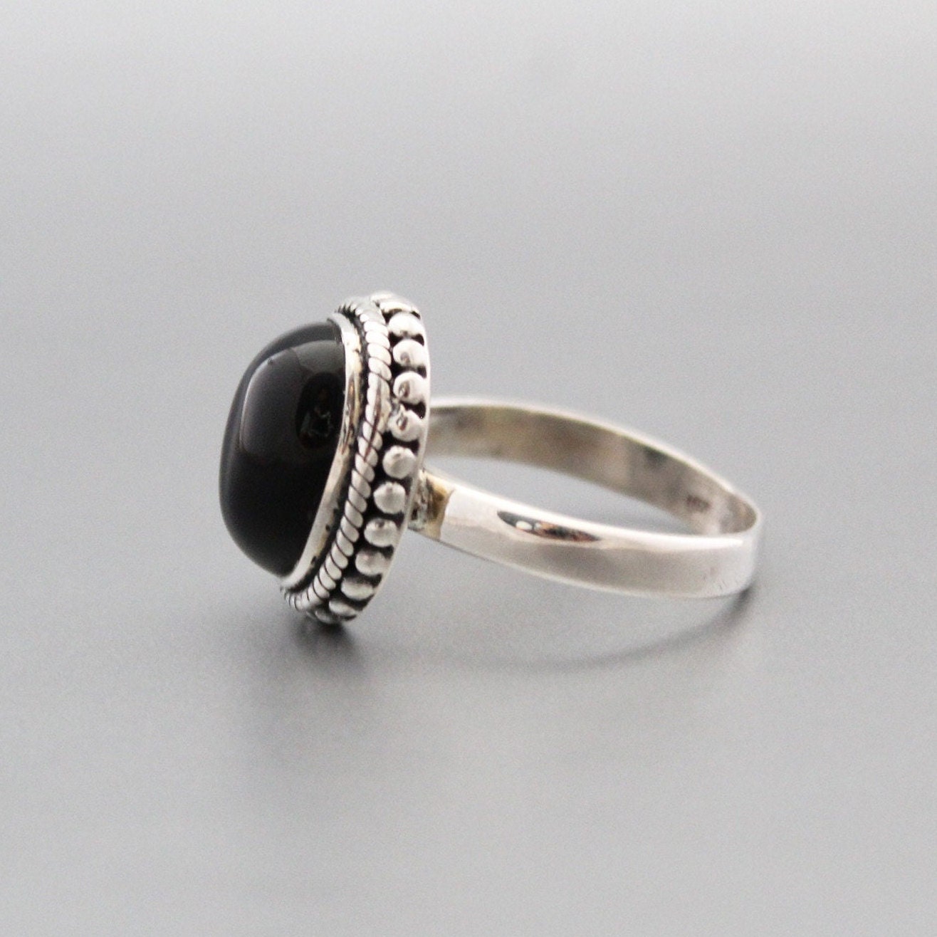 Black Onyx Sterling Silver Ring, Vintage Inspired Black Stone Ring, Grandma Gift, Minimalist ring, Signet ring, Everyday ring