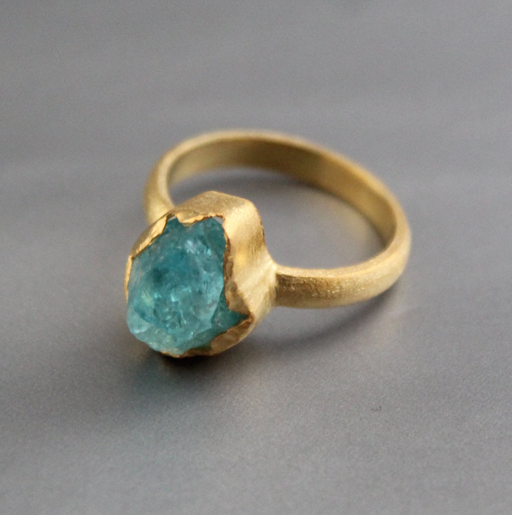 Raw Apatite Silver Ring, Teal Blue Crystal Gemstone, Custom Birthstone Ring, Mothers Birthstone Ring, Raw Gemstone Ring