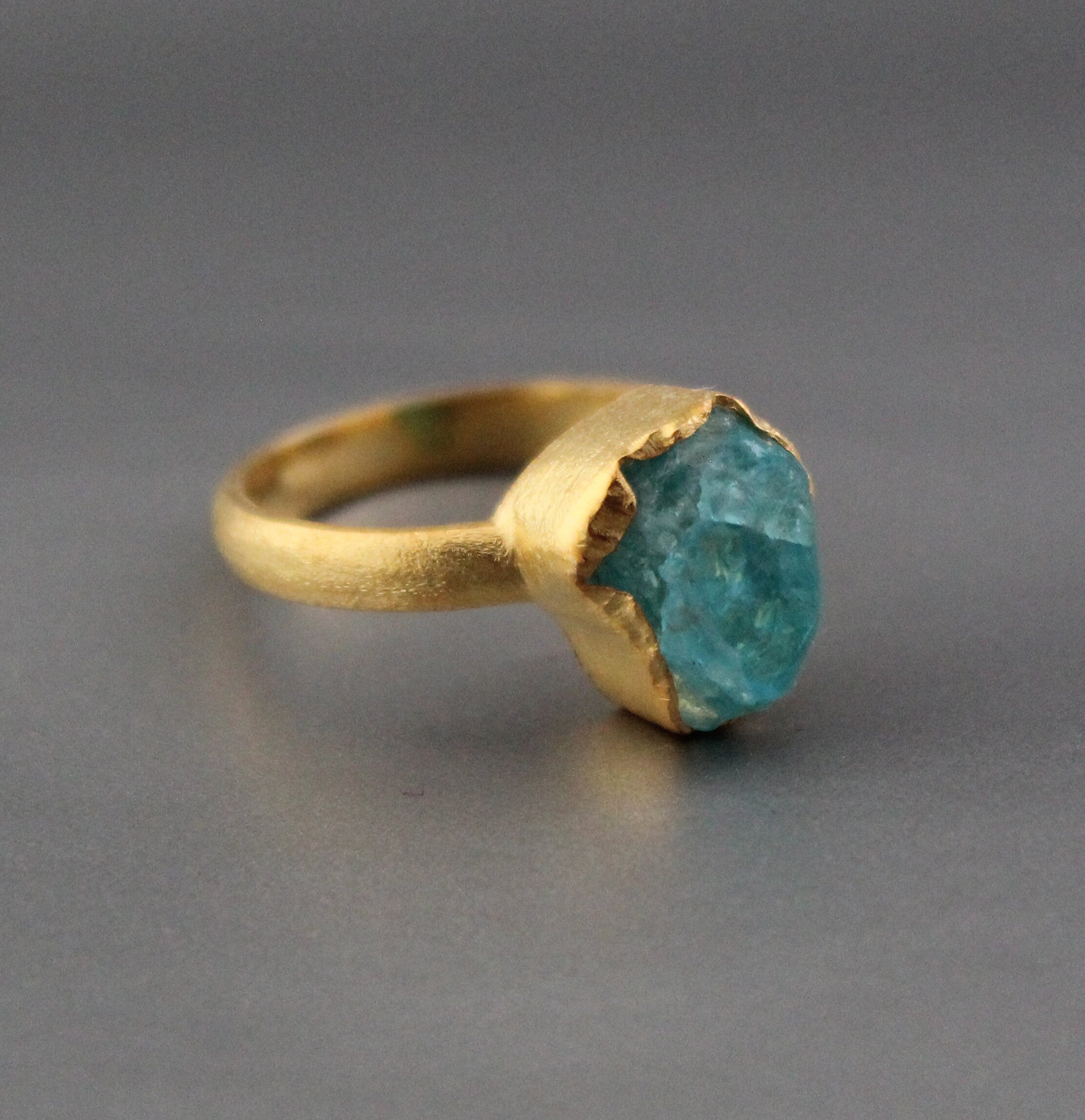 Raw Apatite Silver Ring, Teal Blue Crystal Gemstone, Custom Birthstone Ring, Mothers Birthstone Ring, Raw Gemstone Ring