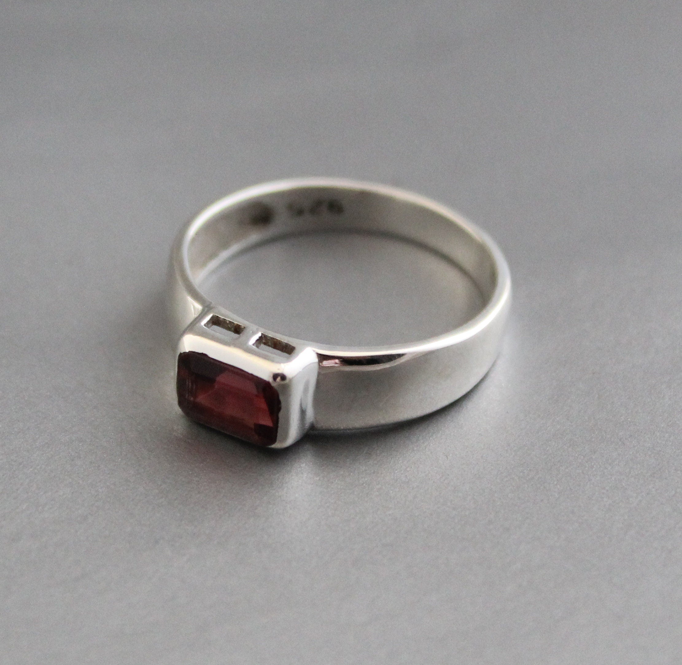 January Birthstone Garnet Ring, 14K Gold, Bridal Jewelry, Passion Stone, Gift For Mom