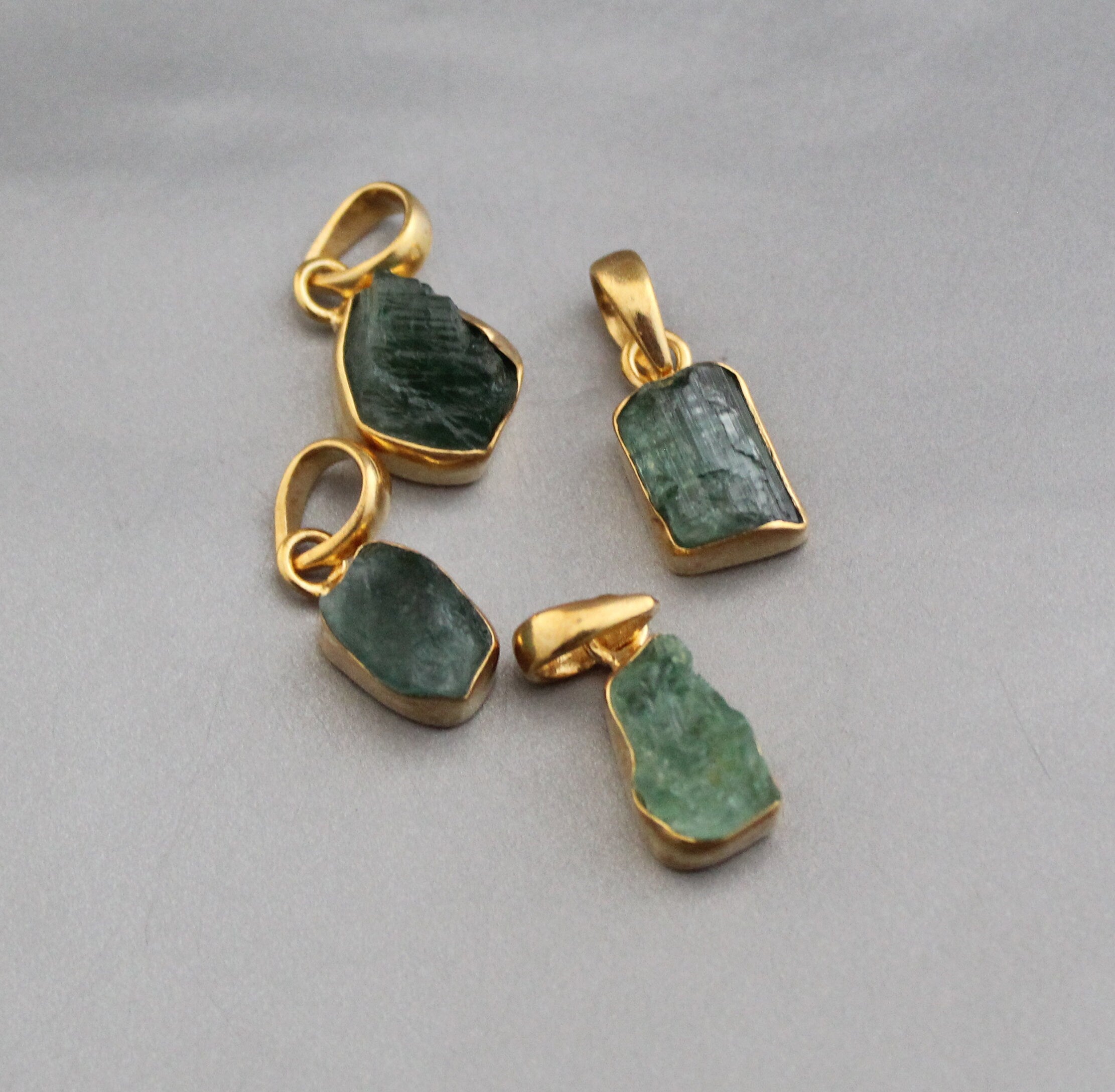 Raw Tourmaline Necklace, Crystal Necklace, Statement Necklace, Green Necklace, October Birthstone Jewelry, Healing Necklace, Layering