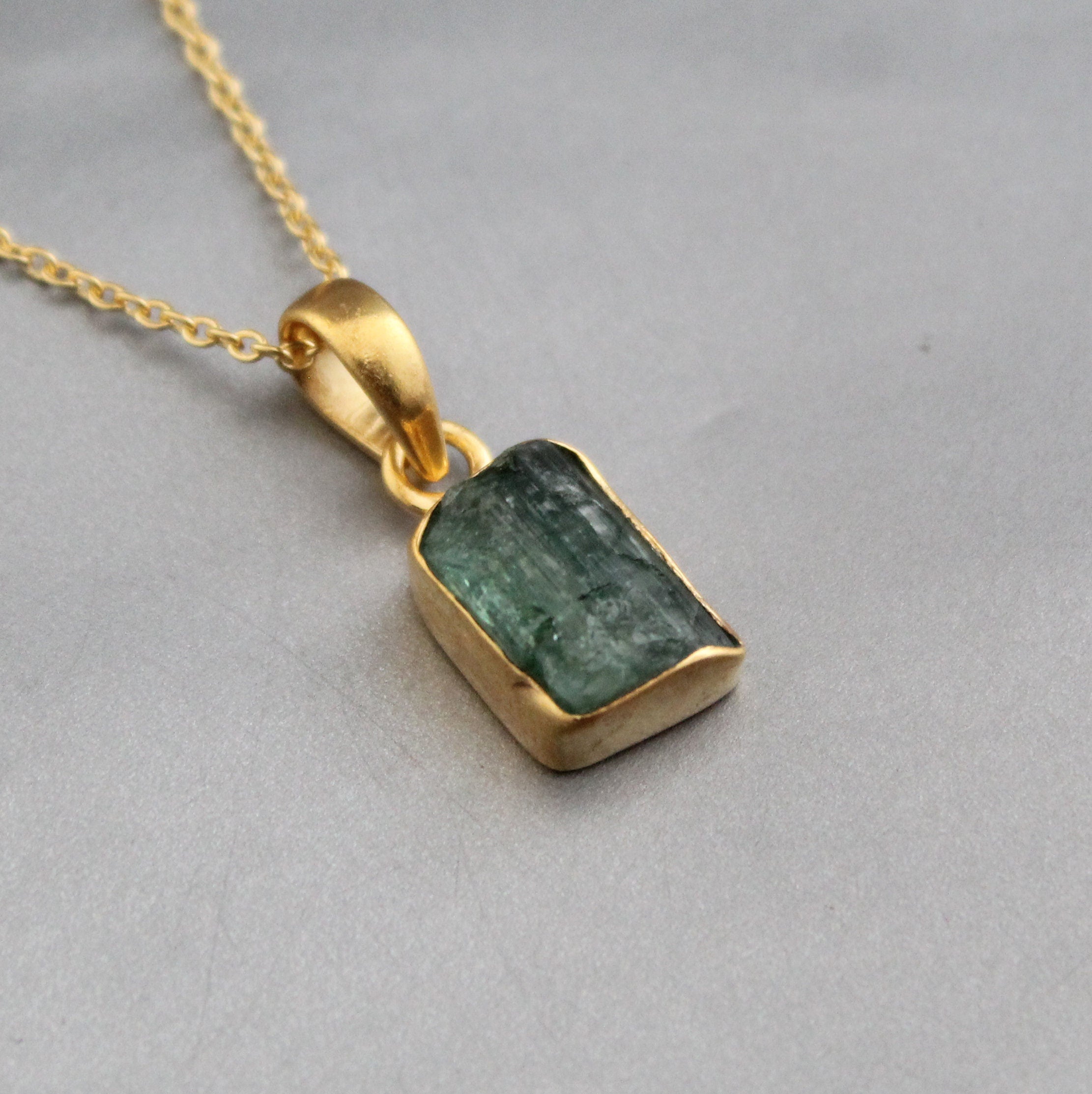 Raw Tourmaline Necklace, Crystal Necklace, Statement Necklace, Green Necklace, October Birthstone Jewelry, Healing Necklace, Layering