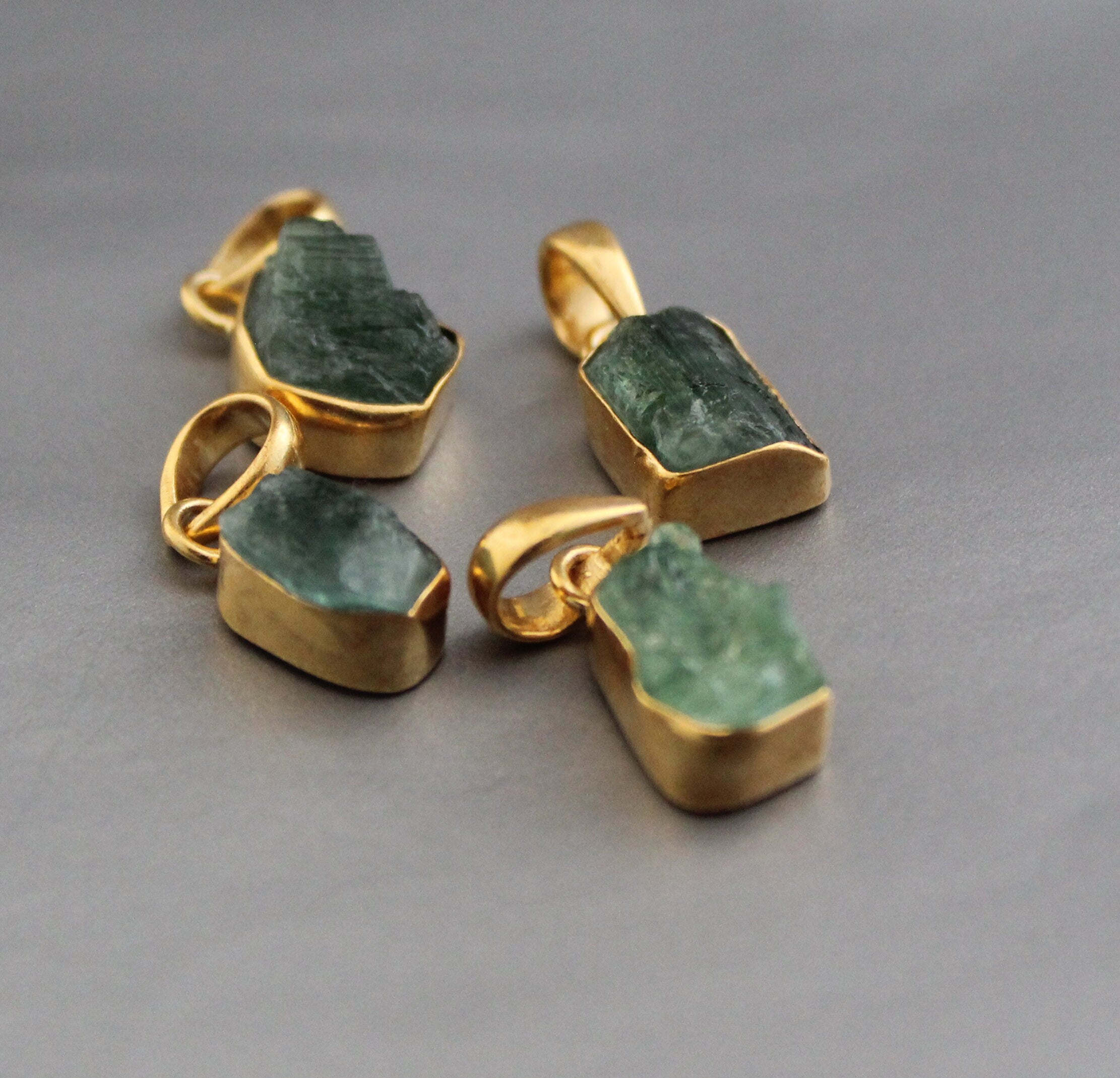 Raw Tourmaline Necklace, Crystal Necklace, Statement Necklace, Green Necklace, October Birthstone Jewelry, Healing Necklace, Layering