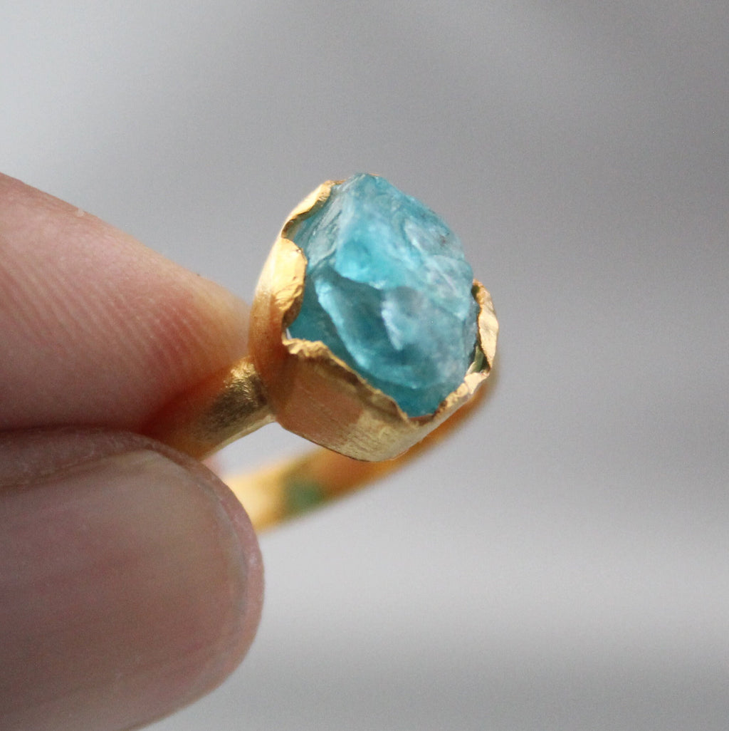 Raw Apatite Silver Ring, Teal Blue Crystal Gemstone, Custom Birthstone Ring, Mothers Birthstone Ring, Raw Gemstone Ring