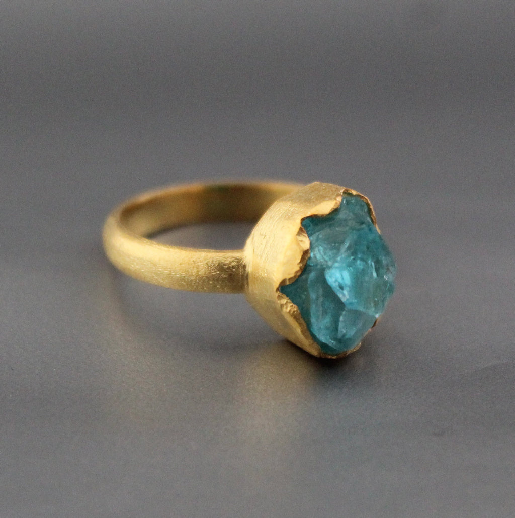 Raw Apatite Silver Ring, Teal Blue Crystal Gemstone, Custom Birthstone Ring, Mothers Birthstone Ring, Raw Gemstone Ring