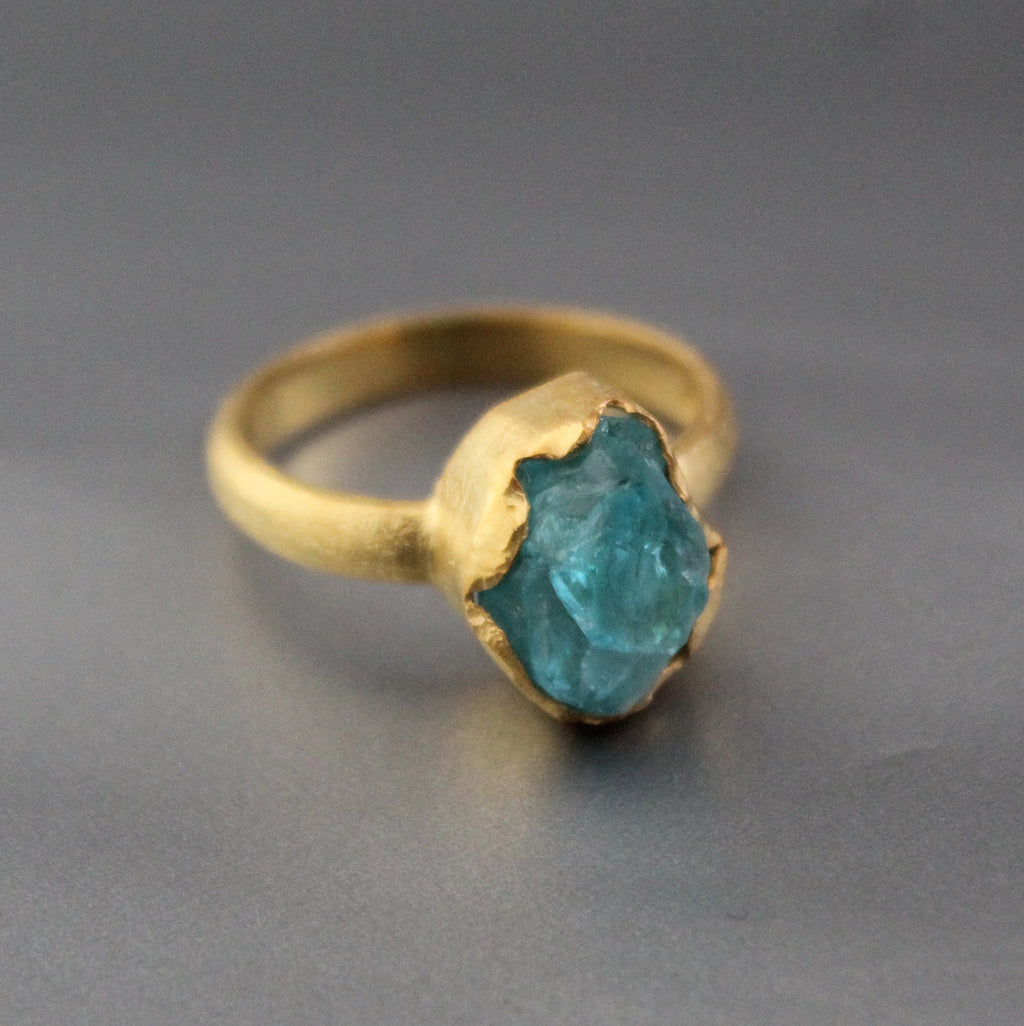 Raw Apatite Silver Ring, Teal Blue Crystal Gemstone, Custom Birthstone Ring, Mothers Birthstone Ring, Raw Gemstone Ring
