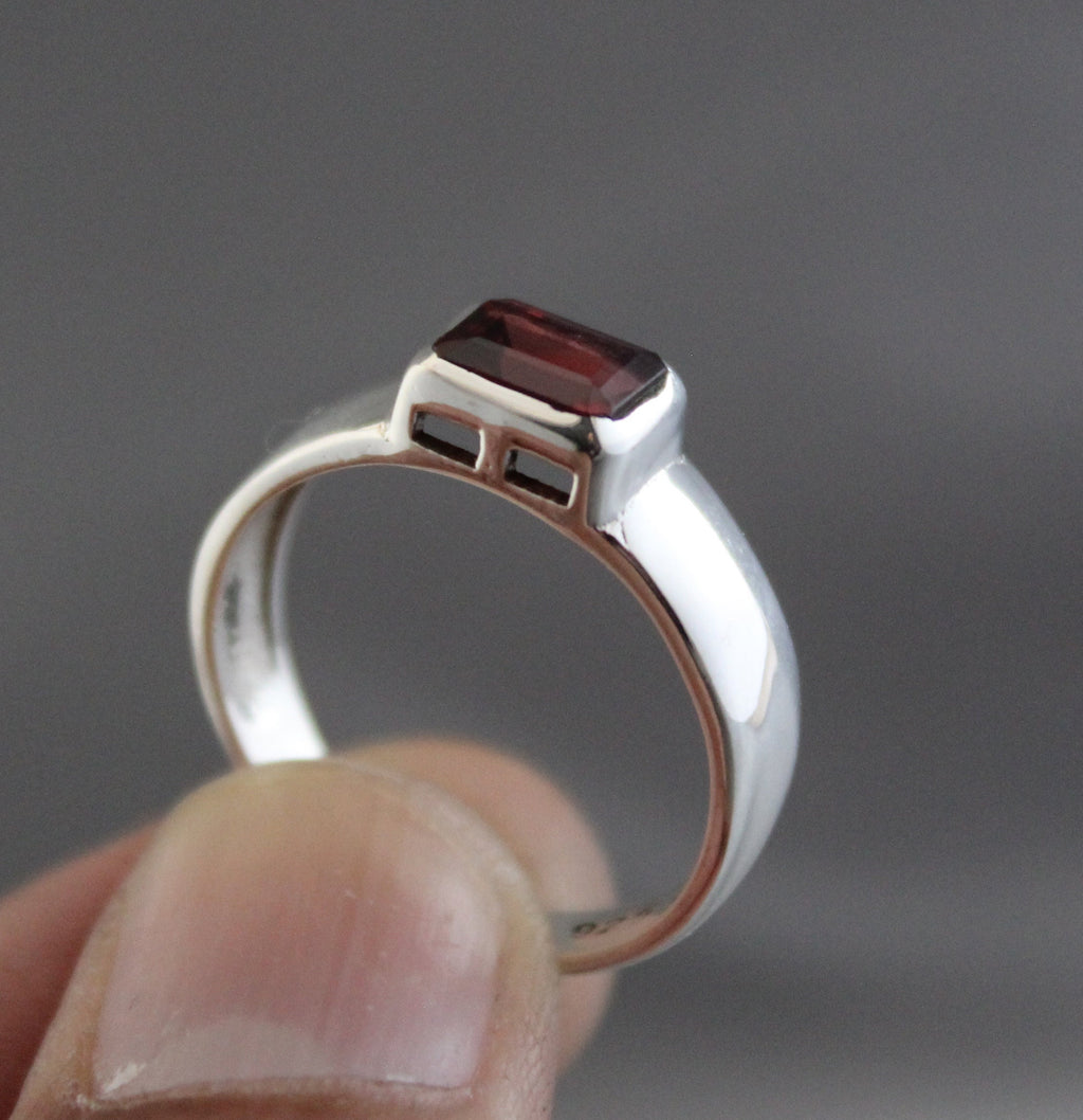 January Birthstone Garnet Ring, 14K Gold, Bridal Jewelry, Passion Stone, Gift For Mom
