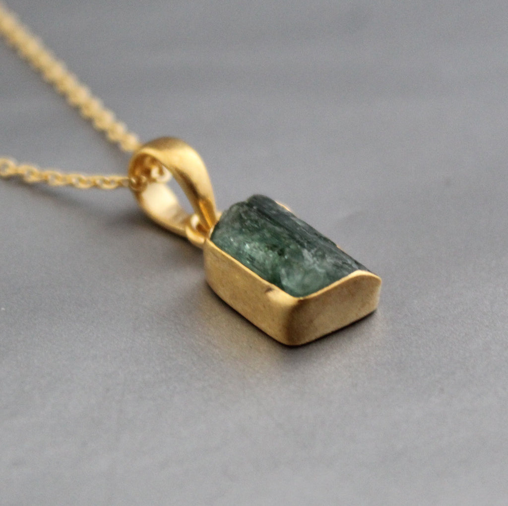 Raw Tourmaline Necklace, Crystal Necklace, Statement Necklace, Green Necklace, October Birthstone Jewelry, Healing Necklace, Layering