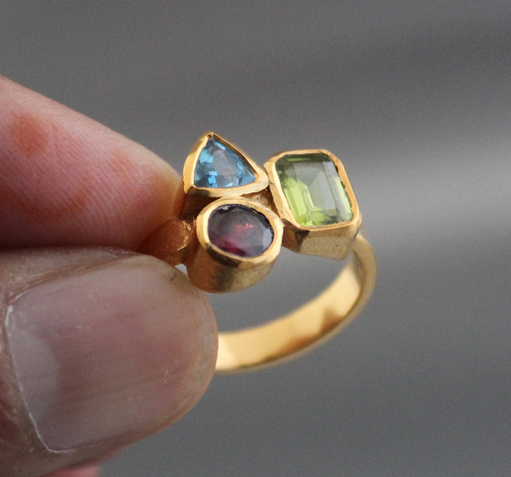 Unique Birthstone Ring, Personalized custom Three stone ring, Multi Stone Ring, Natural Gemstone Ring, Garnet Peridot Blue Topaz