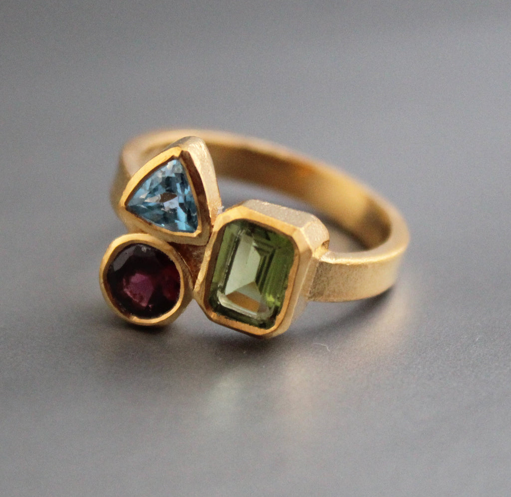 Unique Birthstone Ring, Personalized custom Three stone ring, Multi Stone Ring, Natural Gemstone Ring, Garnet Peridot Blue Topaz