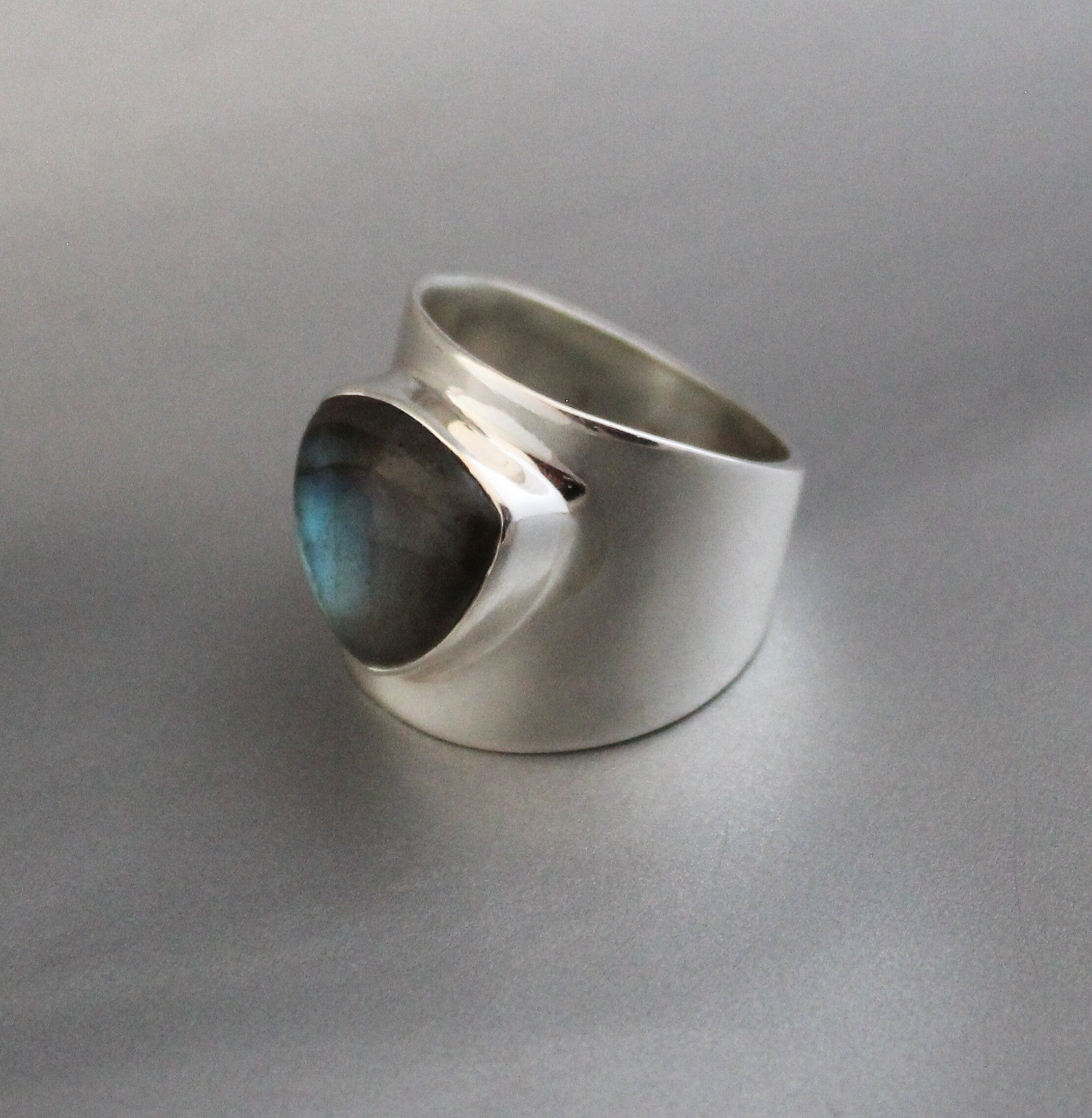 Sterling Silver Labradorite Ring: Trillion Cut Birthstone Jewelry