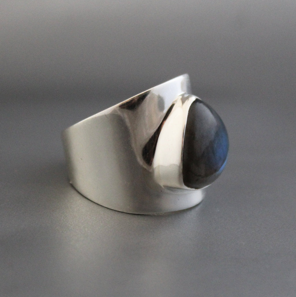 Sterling Silver Labradorite Ring: Trillion Cut Birthstone Jewelry